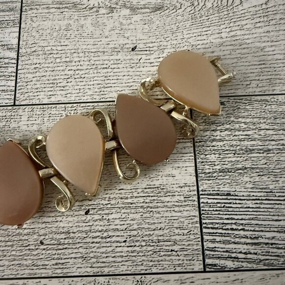 Vintage Chunky Gold Tone 2 Tone Thermoset Lucite Link Bracelet Collector’s Item - Picture 4 of 8